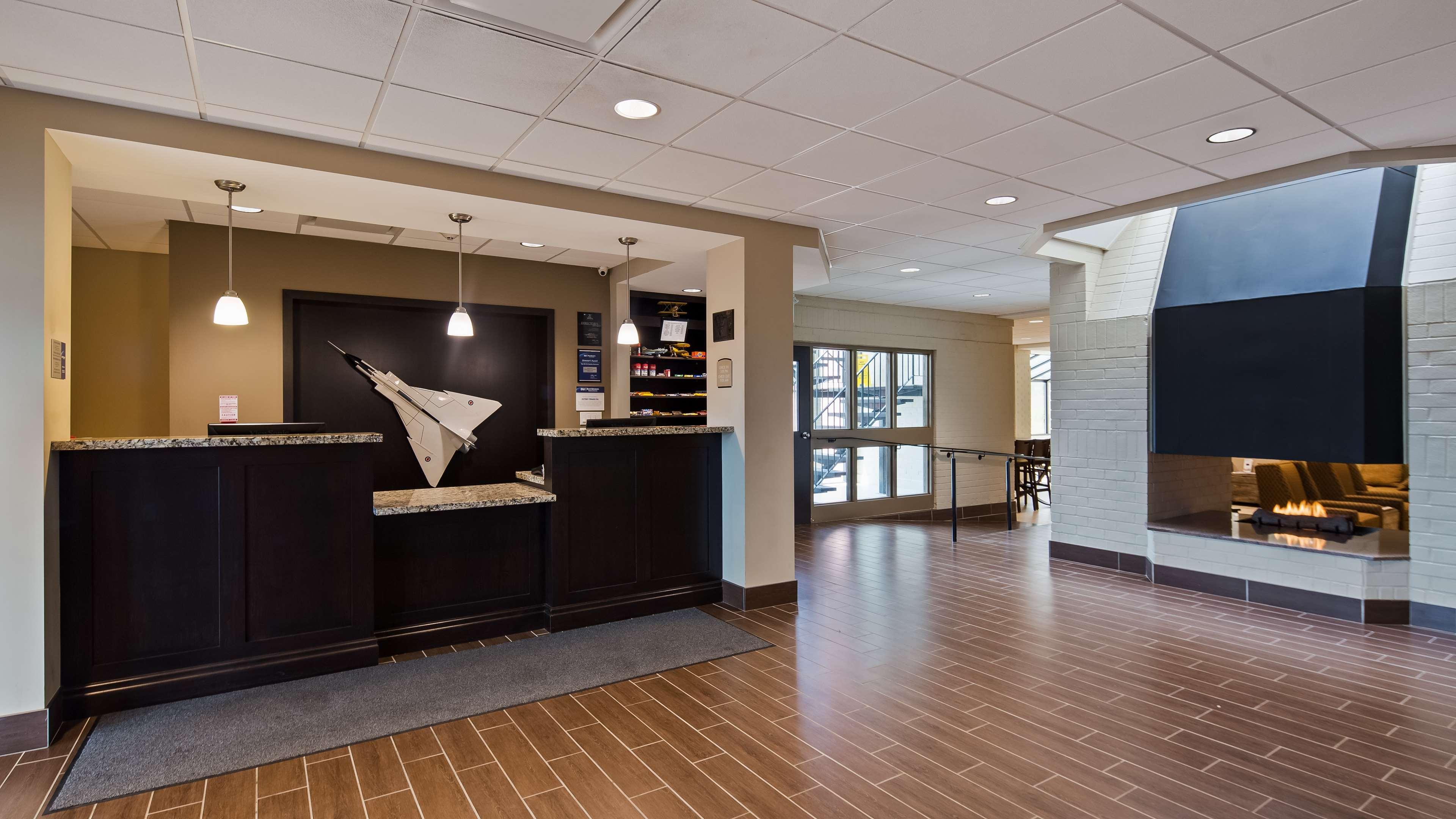 Best Western London Airport Inn&Suites Exterior foto